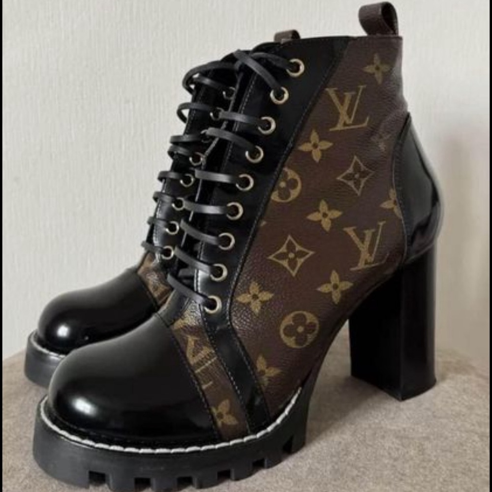 Louis Vuitton star trail boots Size 38 / 8 Price firm